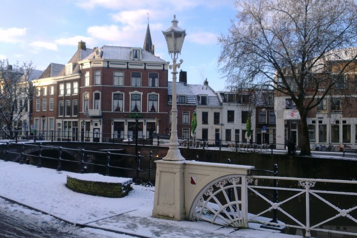 a large building
