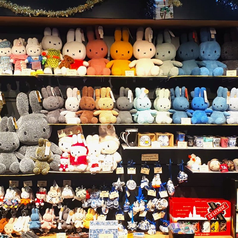 a bunch of items that are on display